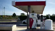 Carburants : Lecornu propose une règle d'or pour restituer la TVA