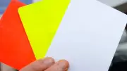 Carton blanc en Occitanie : exclusion de 10 minutes contre les contestations