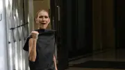 Céline Dion en larmes lors de son retour sur scène à Paris