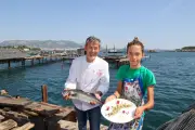 Colin, 13 ans, réalise son rêve : pêcher et cuisiner avec un chef étoilé