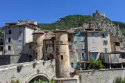 Entrevaux fête les lettres et le terroir pour sa 3ᵉ Journée du livre