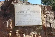 Estérel : la plaque hommage à Auguste Muterse bientôt refaite ?
