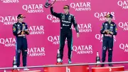 F1 : Russell gagne à Bakou, Hadjar sur le podium