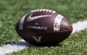 Football américain : un quarterback gravement blessé à la tête