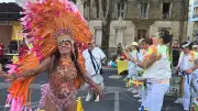 Fête votive de Bagnols : brésiliennes, pétanque et course de garçons de café