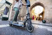 Hyères interdit les trottinettes électriques dans la vieille ville