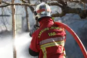 Incendie à Bagnols-en-Forêt : 3 000 m² de végétation brûlés