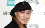 John Galliano renonce à son exposition au Met après des critiques