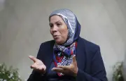 Latifa Ibn Ziaten défend le voile et critique la polémique