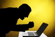 L'édito à Majuscule : réponse à la haine anonyme
