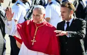 Le pape Léon XIV entame une visite historique en France