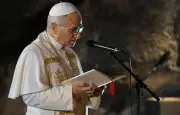 Léon XIV confie la France à la Vierge à Lourdes
