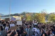 Lycée de Menton : 400 élèves manifestent contre leurs conditions