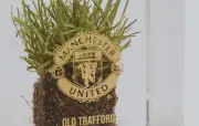 Manchester United vend des morceaux de la pelouse d'Old Trafford