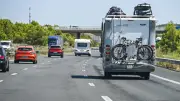 Miracle sur l'A6 : un forain survit après avoir été percuté par un minibus