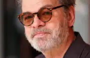 Netflix: Clovis Cornillac adapte « La vie est un long fleuve tranquille » en série