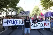 Nice : des centaines de manifestants contre la proposition de loi sur la légitime défense des forces de l'ordre