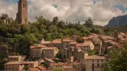 Olargues célèbre le patrimoine : véhicules anciens, marché médiéval et concerts