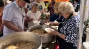 Pescalunades à Lunel : l'anguille, star de la place Louis-Rey