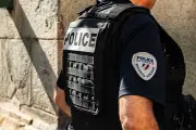 Policier d'ultradroite écroué à Paris pour projet terroriste