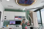 Réalité virtuelle : un dentiste du Beausset innove avec le Vision Pro