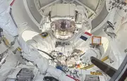 Sophie Adenot réussit sa 3e sortie spatiale en équipe féminine