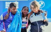Tigst Assefa remporte Berlin malgré une douleur au tendon