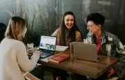Travail : que faites-vous de perso au bureau ?