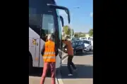 Un patron fonce sur des grévistes avec un autocar, deux blessés