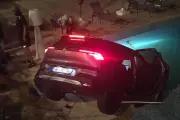 Une voiture plonge dans la piscine d'un restaurant près de Nice