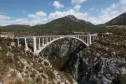 Var : corps d'un homme hélitreuillé sous le pont de l'Artuby