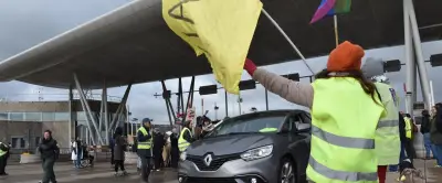 A75 : les Gilets jaunes offrent le péage du viaduc de Millau