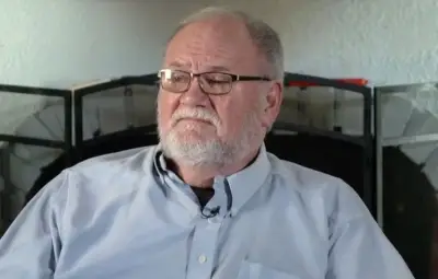 Accusations choc du demi-frère de Meghan contre leur père