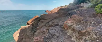 Adolescente de 17 ans meurt après une chute en mer à Saint-Raphaël