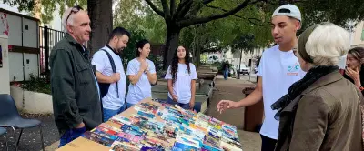 Alès : l'École de la 2e chance offre des livres en centre-ville