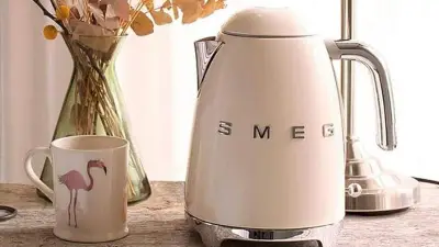Bouilloire Smeg : Amazon baisse son prix à 158,99 €