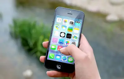 Des lycéens de Vitry tentent de lâcher leur téléphone pendant une semaine