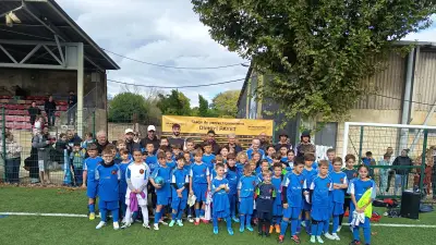 Dimitri Payet, Duc d'un jour à Uzès pour un stage de jeunes footballeurs