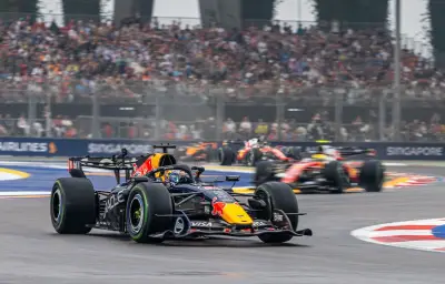 F1 : Antonelli 3e à Singapour, Verstappen gagne, titre en vue