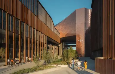 Île Seguin : le centre d'art Large ouvre à Boulogne-Billancourt