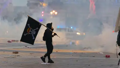 Manifestations du 17 octobre : 71 interpellations et 40 policiers blessés dans le Gard et l'Hérault