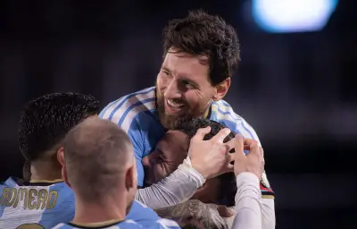 Messi pleure l'Argentine : 126 buts et adieu au Monumental