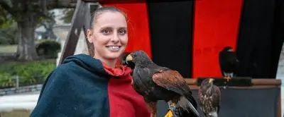 Rapaces de la fauconnerie Griffondor fascinent la Semaine cévenole