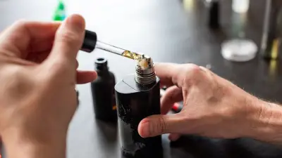 Vapotage : les risques à long terme pour la santé se précisent