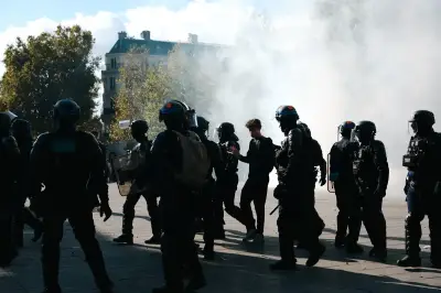 Violences à Paris : 350 interpellations et des magasins pillés