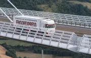 Ardennes : un poids lourd endommage le pont d'Attigny