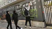 Blocus au lycée Jean-Baptiste-Dumas à Alès : sit-in et poubelle en feu