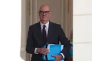 Budget 2027 : Lescure évoque « de la place » pour les lycéens
