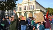 Béziers : plus de 600 manifestants en musique, police renforcée