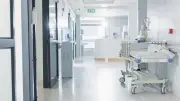 Cancer du sein : une frontalière doit rembourser 8 000 € à son employeur